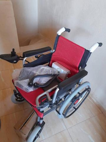 كراسي متحركة كهربائية