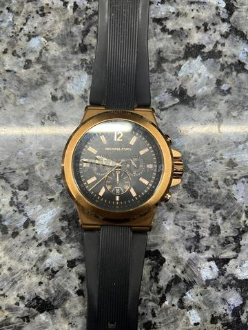 ساعة مايكل كورس ديلان