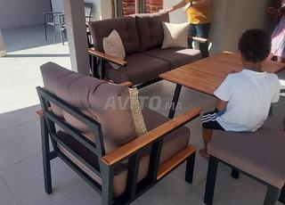 صالون حديقة أو التراس الخارجي