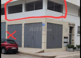 مكتب للإيجار في عين الشق