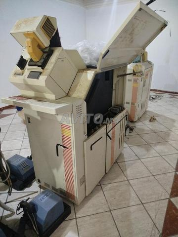 بيع آلات التحميض وإخراج الصور