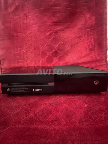 إكس بوكس وان مع وحدة تحكم و 2 ألعاب - صوت HDMI معطل