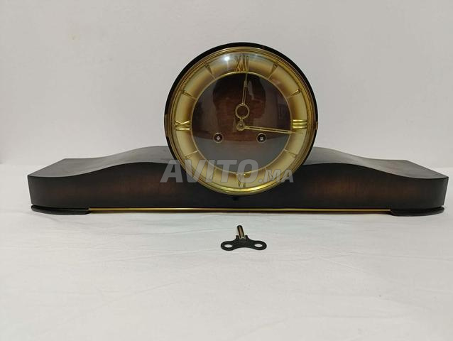 ساعة المكتب ميكانيكية تحفة نقية صنع ألمانيا