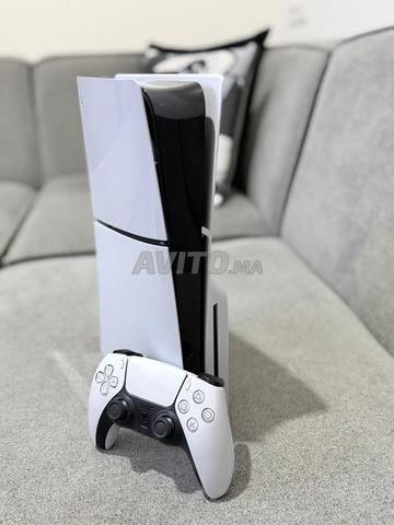 جهاز PS5 Slim 1To نسخة CD مع وحدة تحكم أصلية