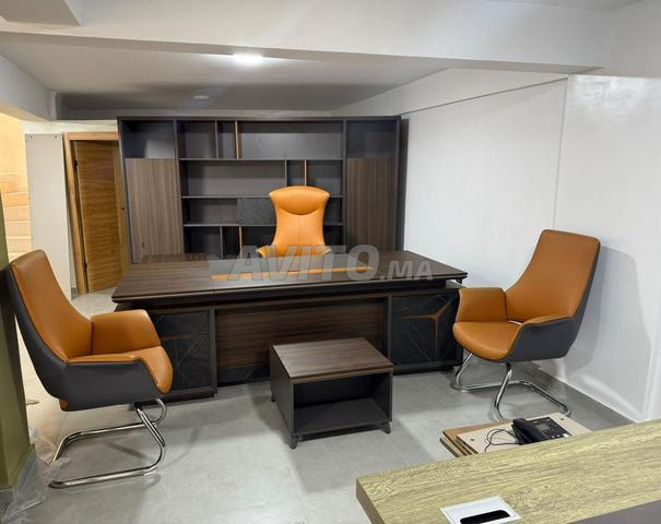 مكتب عالي الجودة للمحترفين