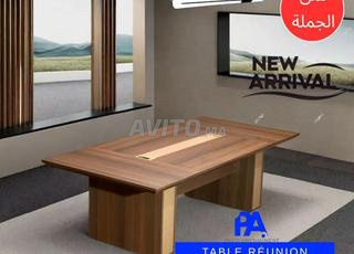 Table de conférence / Hall salle de réunion