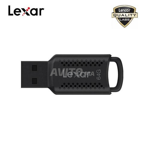 Lexar JumpDrive V400 64 GB USB 3.0 Flash Drive