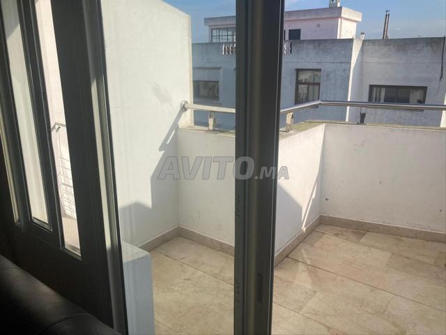 Appartement spacieux meublé avec une terrasse - image 5