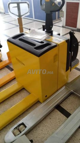 رافعة منصة كهربائية