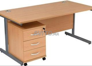 مكتب إدارة خشبي \ خزانة ملابس \ طاولة اجتماعات