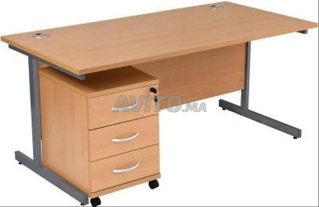 مكتب إدارة خشبي \ خزانة ملابس \ طاولة اجتماعات