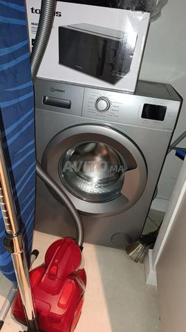 غسالة ملابس Indesit 6 كجم فئة A شبه جديدة