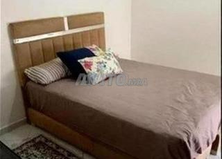 مفروشات فتاتين سيدتين أفريقيتين