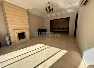 بيع شقة 4 غرف بمساحة 150 متر مربع في الدار البيضاء