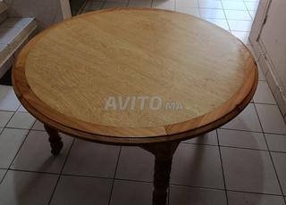 طاولة منزل