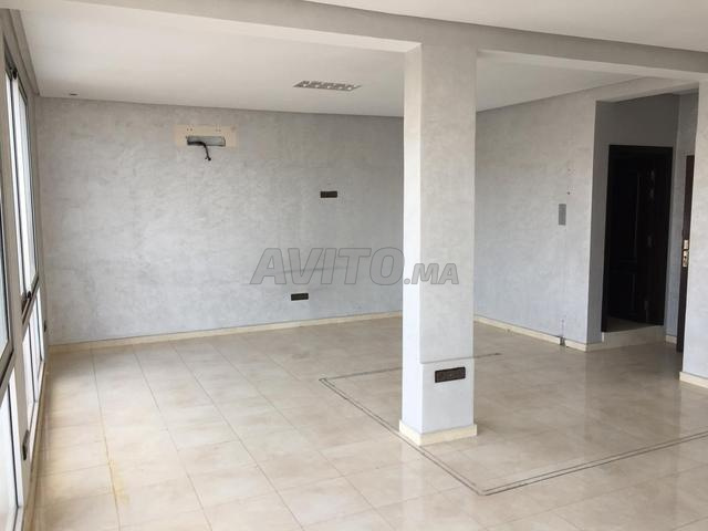 طابق مكاتب جديد للإيجار 50 متر مربع يقع في ليراك - 2