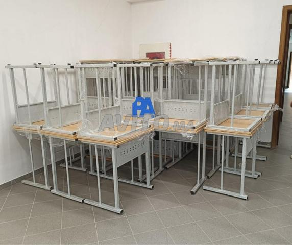 منضدة / كرسي بذراعين / طاولة مدرسية / سبورة...