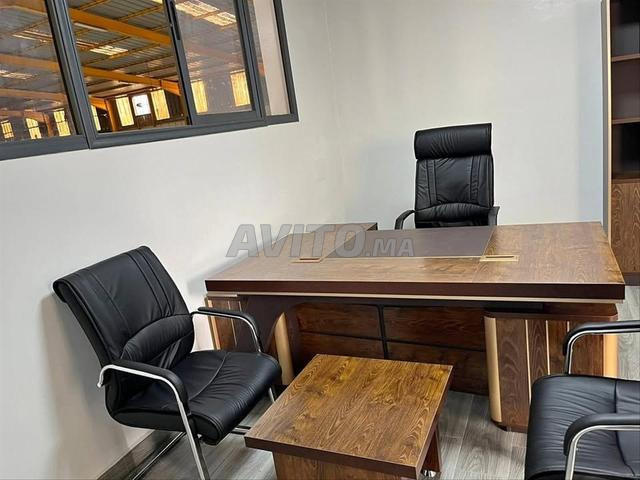 Bureau importé au design moderne