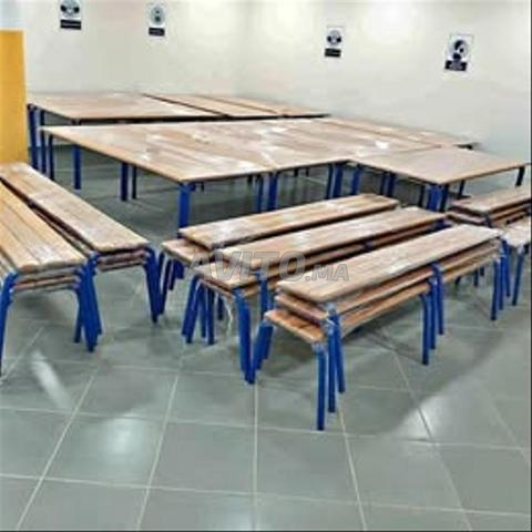 مقاعد مدرسية متوفرة بسعر معقول