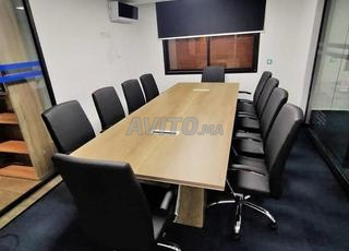 طاولة اجتماع