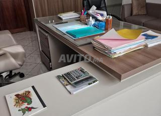 مكتب رئيس للبيع