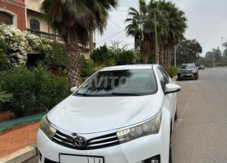 سيارة كورولا جميلة