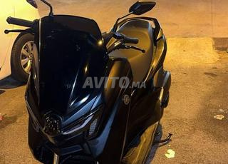 ياماها YAMAHA NMAX 125CC 2025 أسود وأزرق