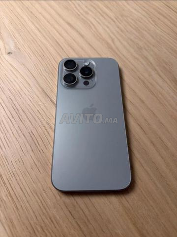 أعرض للبيع جهاز iPhone 15 Pro 1To الخاص بي