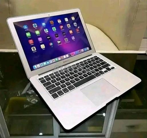 MacBook i5 Slime i5 air Disc 256 SSD batterie 4h