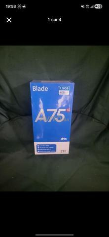 Téléphone ZTE Blade A75 5G encore neuf de l'étranger