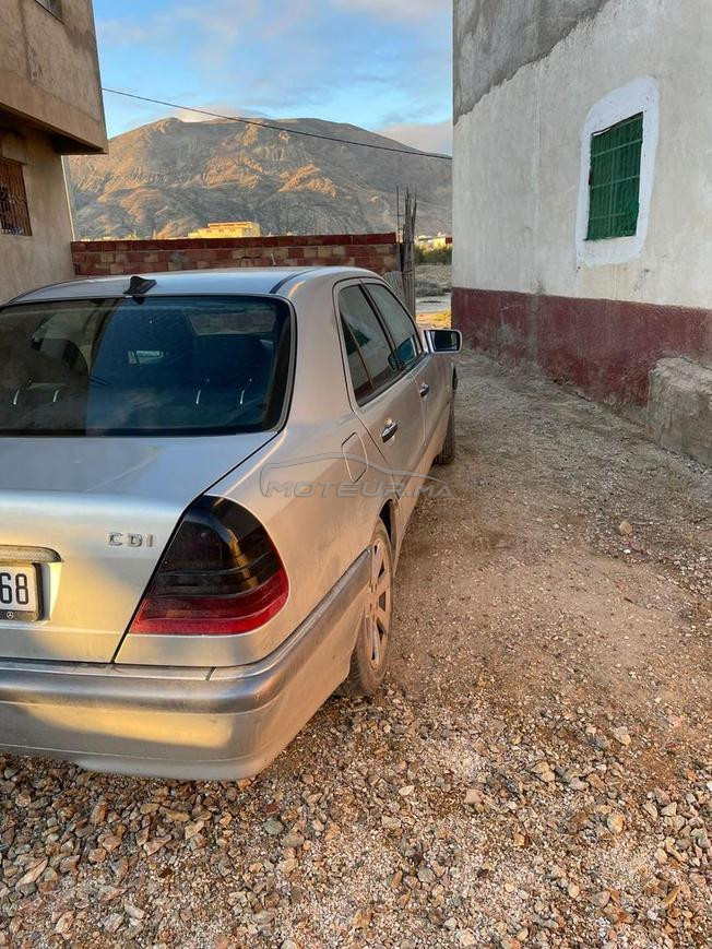 Mercedes-Benz 220 Diesel Manuelle 1998 à Driouch