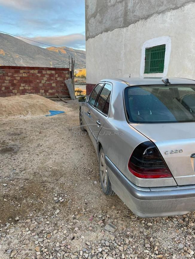 Mercedes-Benz 220 Diesel Manuelle 1998 à Driouch