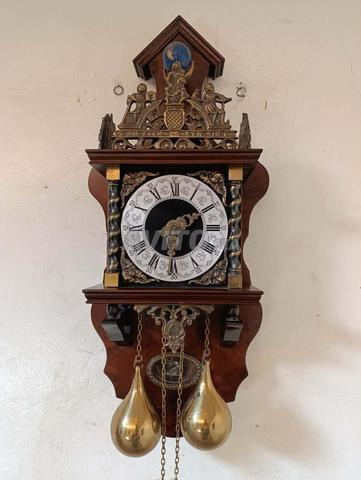 ساعة ميكانيكية ممتازة تحفة نقية جدا صنع ألمانيا