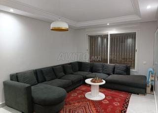 كرسي حديث مستعمل للبيع