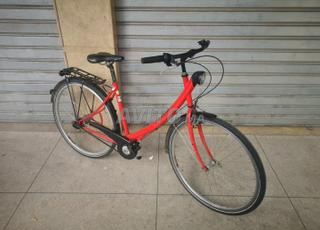 دراجة حمراء منتج ألماني