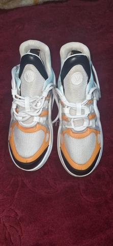 Chaussures Sneakers femme Louis Vuitton 37