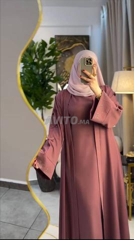 Abaya élégante composée de deux pièces, fabriquée avec un grand savoir-faire - 2