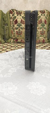 PS4 Slim جهاز يعمل بحساب يحتوي على ألعاب قوية