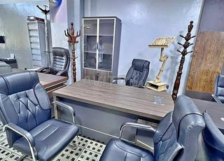 مكتب أنيق لعمل فعال