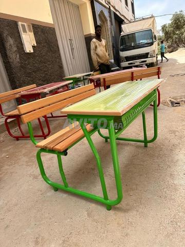 طاولة مدرسية مزدوجة في بنسليمان