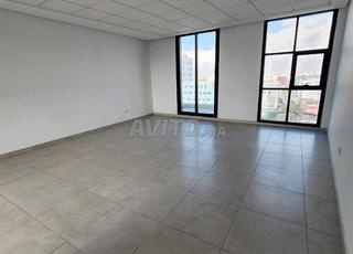 مكتب بلاتو فاخر جديد 59 متر مربع في شارع عبد المومن