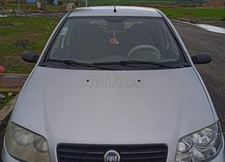 Voiture disponible à Aïn Aouda