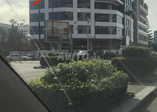 طابق مكاتب مفروش للإيجار - 104 متر مربع