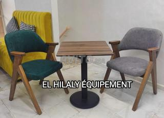 كرسي مقهى مطعم وطاولة