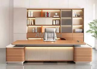 مكتب فاخر - راحة وتصميم أنيق