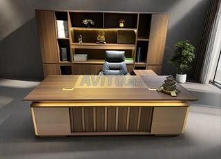 Table réunion\bureau direction\vestiaire\comptoir