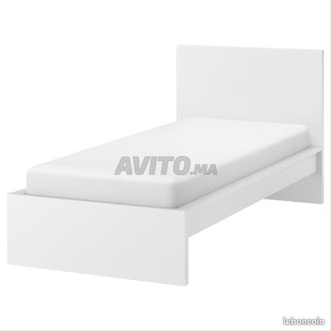 2 سرير ايكيا malm مع شرائح ومراتب جديدة