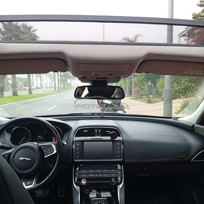 Jaguar XE en très bon état 