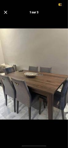 طاولة طعام للبيع