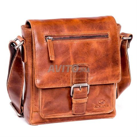حقيبة جلد أصلية للرجال بحمالة كتف